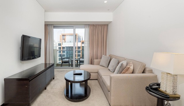 Elegant 1BR in The Address Residences Dubai Marina by Deluxe Holiday Homes