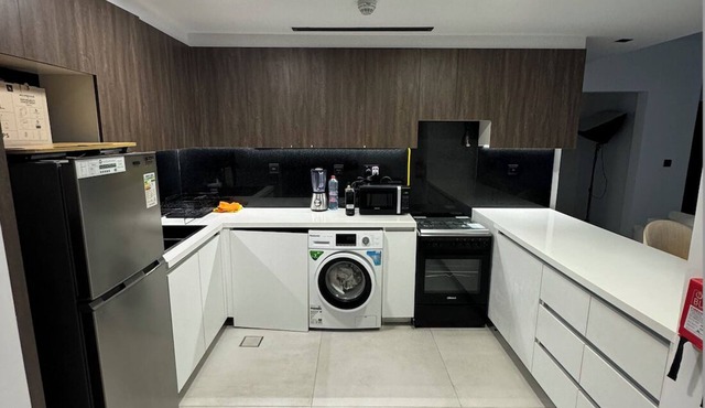 Elegant 2-Bedroom, 2-Bath Luxury Apartment in the Heart of Je VC