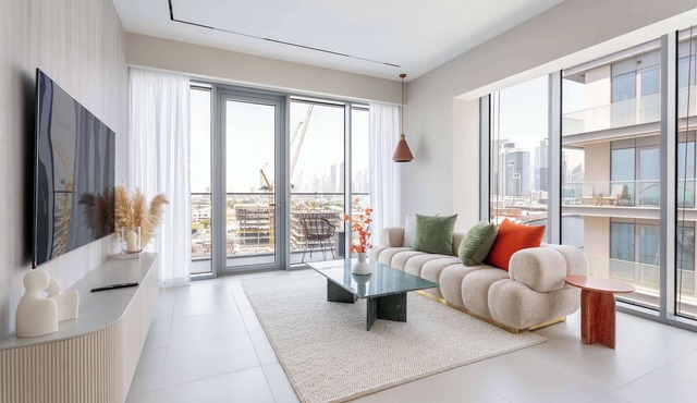 Elegant 3BR + Office | Canal View | Pool & Gym Access