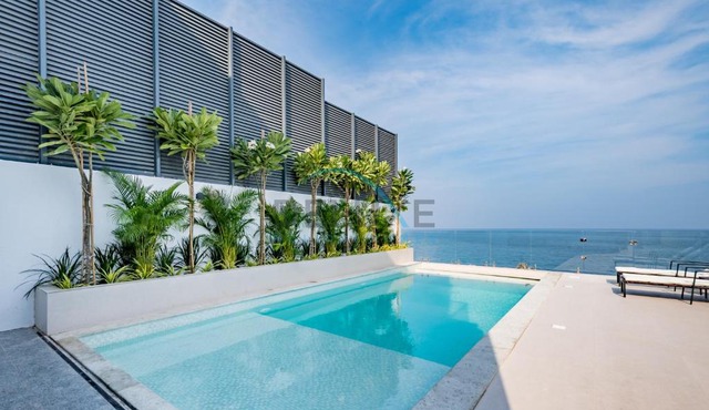 Elegant 4BR Villa with Assistant Room in Al Dana Island, Sharm, Fujairah by Deluxe Holiday Homes