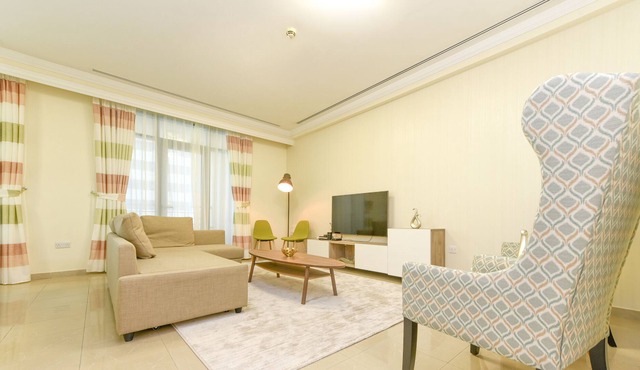 Elegantly colored 2 BR stunning Sea Views