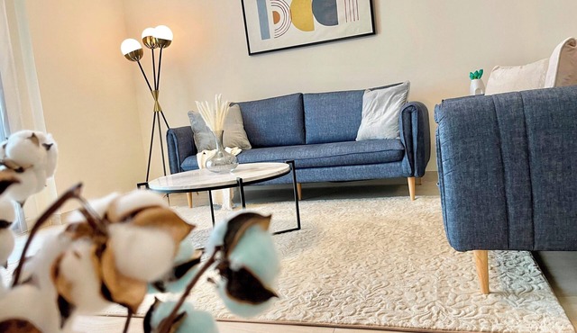 Elite LUX Holiday Homes - Spacious 2BR with Direct Metro Access in Al Furjan, Dubai