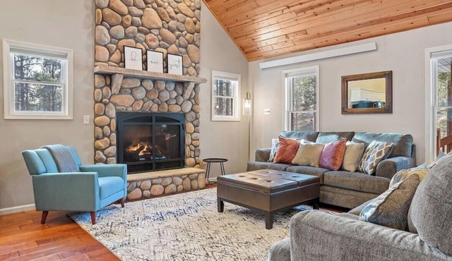 Elk Ridge-Fire Place-Custer in Custer