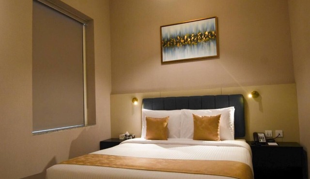 Executive Room Near University of Birmingham Dubai