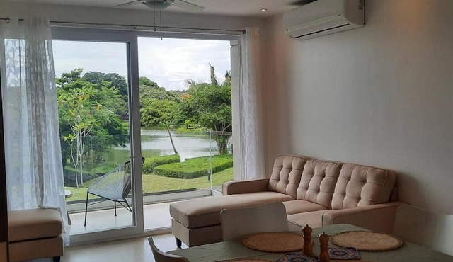 Experimente místico en este apartamento increíble con vista al lago