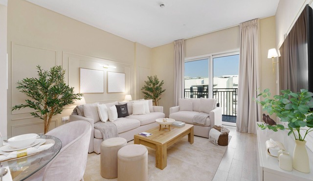 Exquisite Living w/Scenic Canal Vws on Yas Island