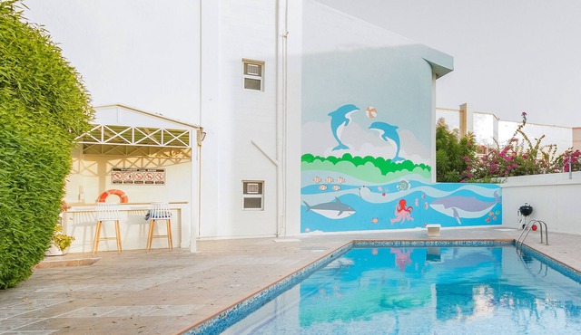 Fabulous villa w/pool, garden, ping pong, bikes