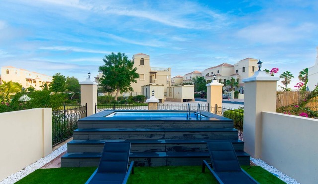 Fairway’s private pool villa rak