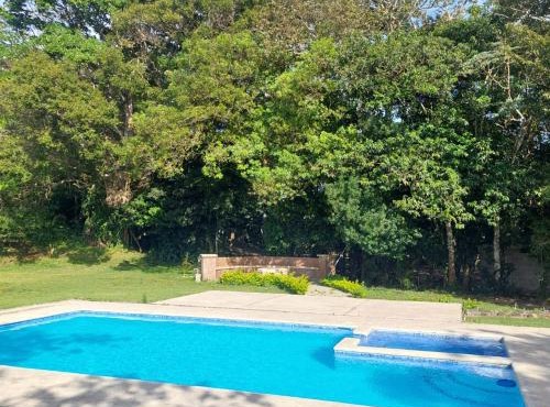 Family Cabin Surrounded by Nature - Patio & Pool