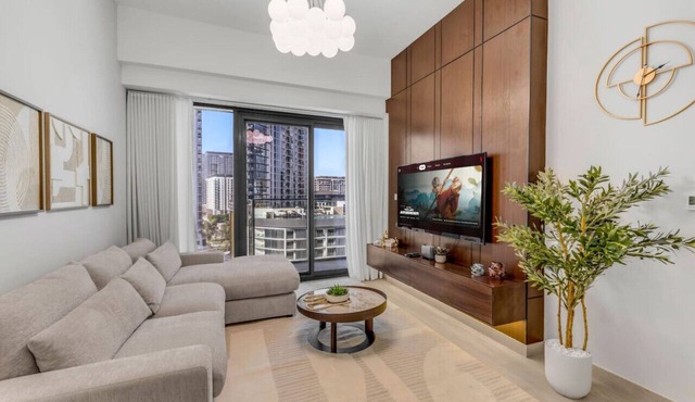 Family-Friendly 2BR Space