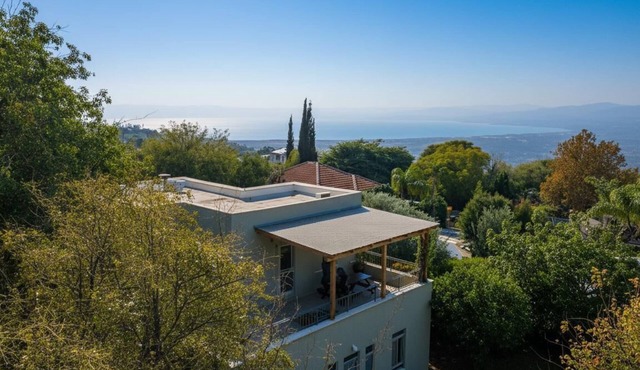 Family-Friendly Golan Retreat Near Sea of Galilee, Garden, Balcony, Sleeps 6