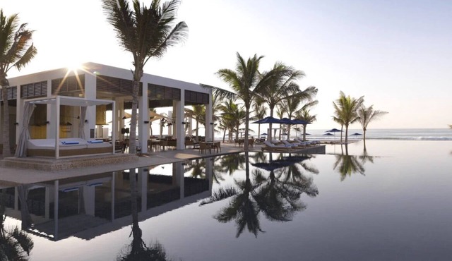 Family Friendly Villa! 2 Luxury Units with Pool, Spa, Gym & Free Parking!