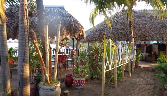 Fantastic Beach Front Room with Breakfast