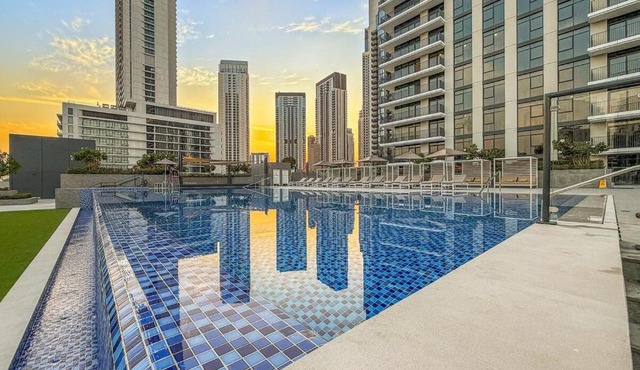 FIRST CLASS 1BR Creek Escape & Modern Elegance