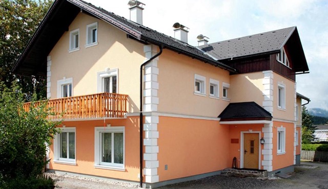 Flat Alpenroos in Bad Mitterndorf with sunny balcony in Bad Mitterndorf