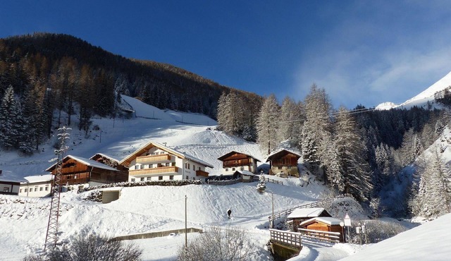 Flat "Bauernwohnung" with mountain view in Mühlwald (Selva dei Molini)