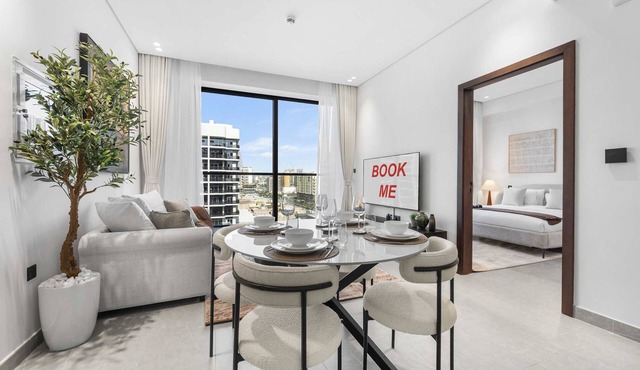 Free housekeeping visits during your stay - StayShort - Cozy 1 Bedroom in JGC with Balcony Sleeps 4