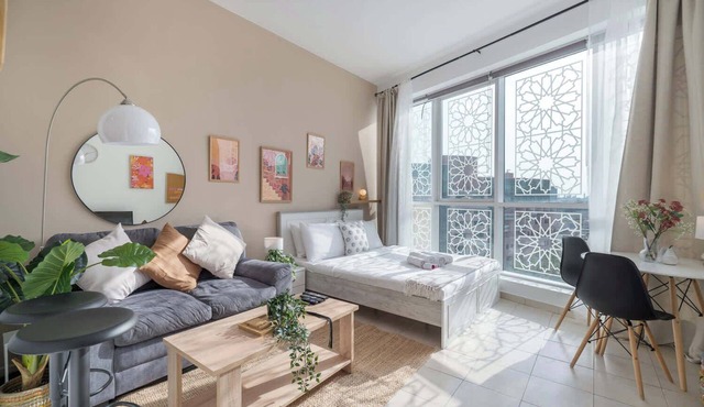 Free housekeeping visits during your stay - StayShort - Modern & Inviting Studio in Discovery Gardens