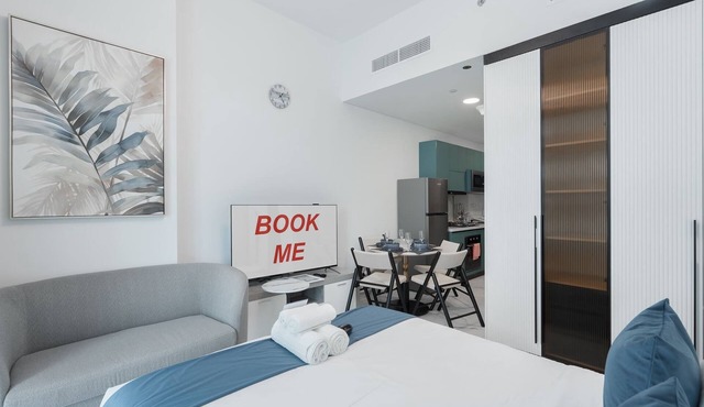 Free housekeeping visits during your stay - StayShort - Deluxe Studio in Al Barsha with Pool and Gym Access Sleeps 2