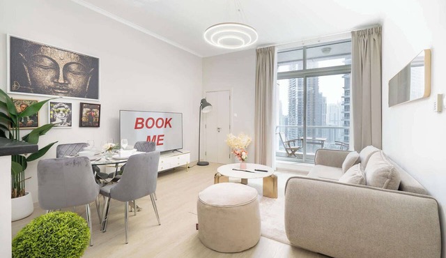 Free housekeeping visits during your stay - StayShort - Refined 1 Bedroom Retreat Sleeps 4 in Dubai Marina