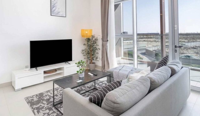 Free housekeeping visits during your stay - StayShort - Tranquil 1BR in Dubai South - Perfect for 2!