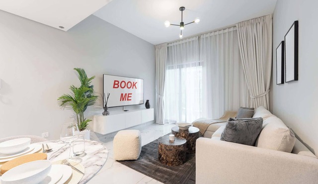 Free housekeeping visits during your stay - StayShort - Dubai South apartment for 4 in a Great Location!