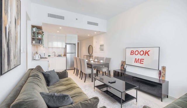 Free housekeeping visits during your stay - StayShort - Exclusive Sleeps 2 Apartment close to Burj Khalifa!