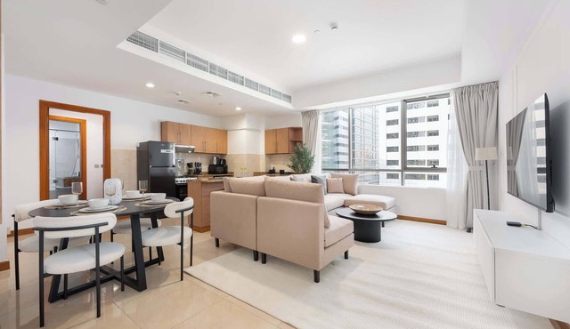 Free housekeeping visits during your stay - StayShort - Spacious 1BR Apartment in Al Barsha Perfect for 2