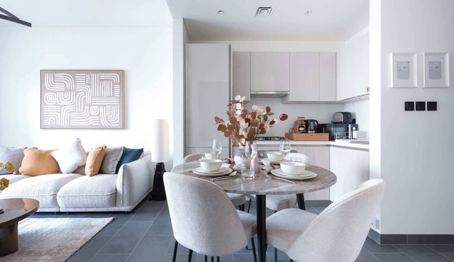 Free housekeeping visits during your stay - StayShort - Meydan One sleeps 4 close to Meydan Racecourse!