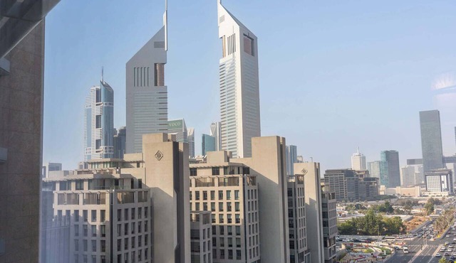 Free housekeeping visits during your stay - StayShort - Extravagant Studio in DIFC with Skyline Views!