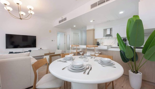 Free housekeeping visits during your stay - StayShort - Stylish 2 Bedroom Apartment in the Heart of Downtown