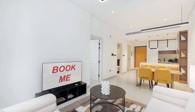 Free housekeeping visits during your stay - StayShort - JVC 2BR that sleeps 3 with a Tennis Court