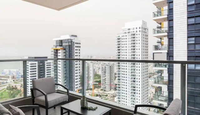 Fresh 3BR APT 32 Floor See View Tower