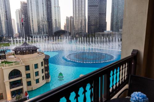 Full View Burj Khalifa and Fountains -Souk Al Bahar- Dream View holiday Home Rent