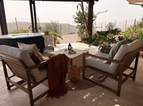Gal 27 Desert Retreat