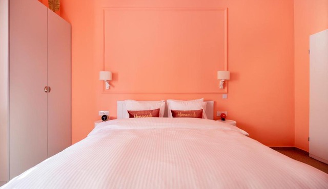 Glamorous Pink Pearl Studio Beach