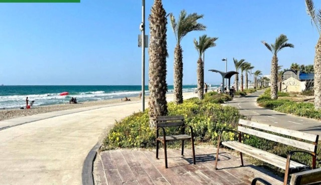 Golden beach apartments by the sea