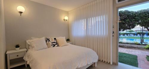 GoldSea - Boutique Seafront Studio