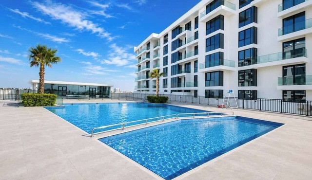 Gorgeous 1 Bed Apartment in Blue Bay Walk