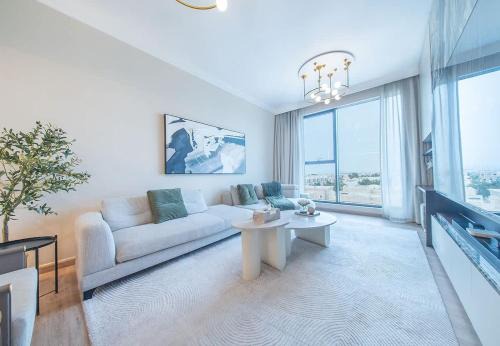 Gorgeous 2 Bed Apartment in Mirdif Hills