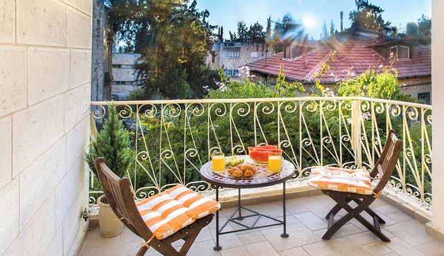 GORGEOUS 2 BEDROOM IN JERUSALEM'S BEST LOCATION - Safety shelter in the building