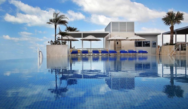 Grand Cosmopolitan Hotel
