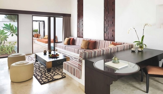 Grand Lanai! Spacious Accommodation w/Garden View & Pool! Direct Beach Access!