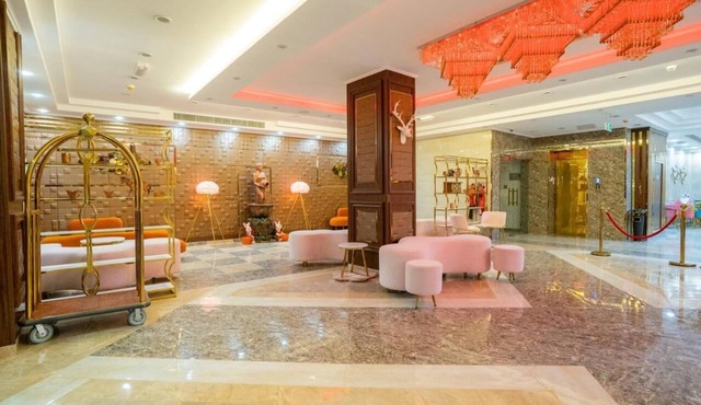 Grand Mirage Hotel