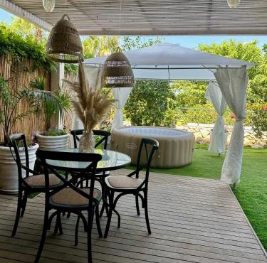 Habostan ceasarea, הבוסתן בקיסריה
