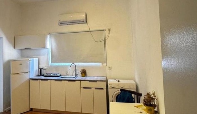 Haifa Central Studio - High Floor & Great Value