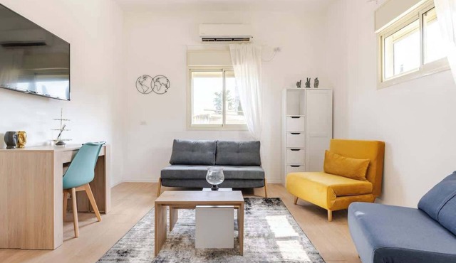 Haifa Hadar Urban Grand Apartment by Shay’s Urban