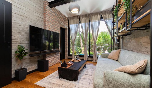 HaNadiv Garden Suite- Stylish Boutique Loft