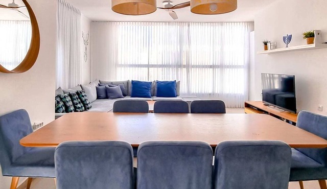 HaRav Kook Lilas - Three Bedroom Apartment, Sleeps 6 in Tel Aviv-Yafo