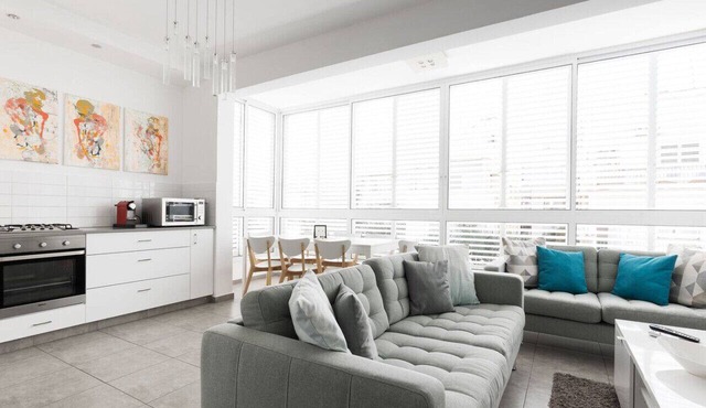Heart of Tel-Aviv Spacious Stay by Sea N' Rent